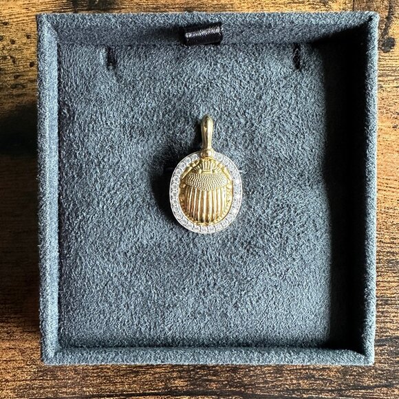 David Yurman Petrvs Scarab Pendant in 18K Yellow Gold & Pavé White Diamonds RARE - Picture 2 of 13